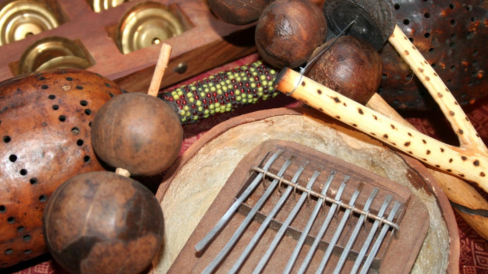 Instrumentos musicales simbólicos